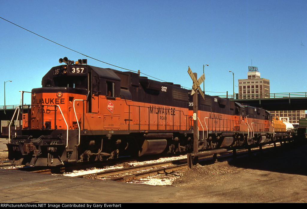 MILW GP38-2 #357